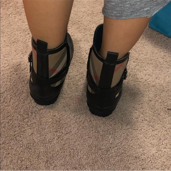 Burberry Rain boots - Picture 2 of 3